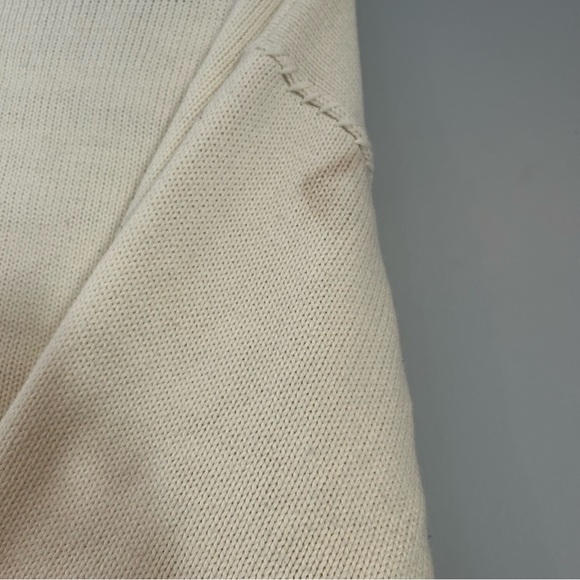 [Liz Baker] White Button Cardigan - Picture 5 of 9